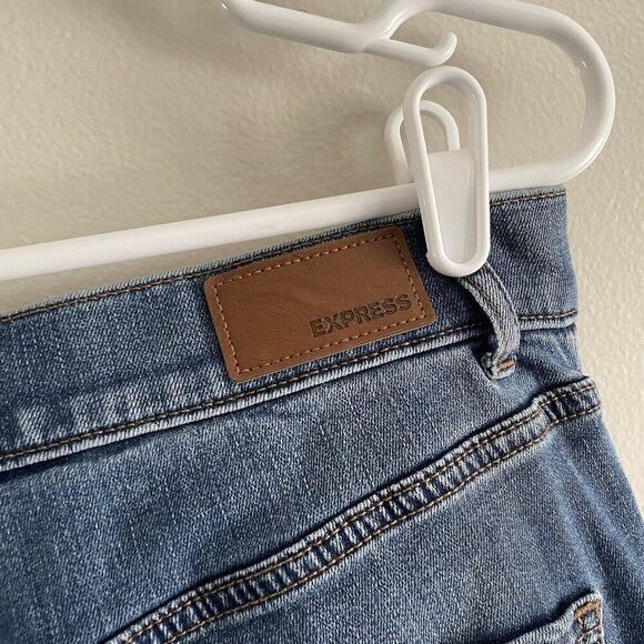 Express Women 8R Medium Wash Distressed Denim Stretch Super High Rise Mom Jean - Picture 7 of 10